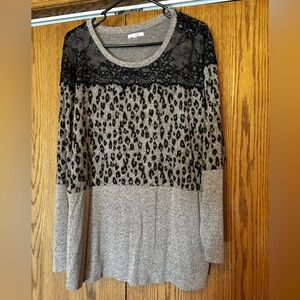 Maurices women’s 2x multi color multi print pullover top. Unbelievably soft!